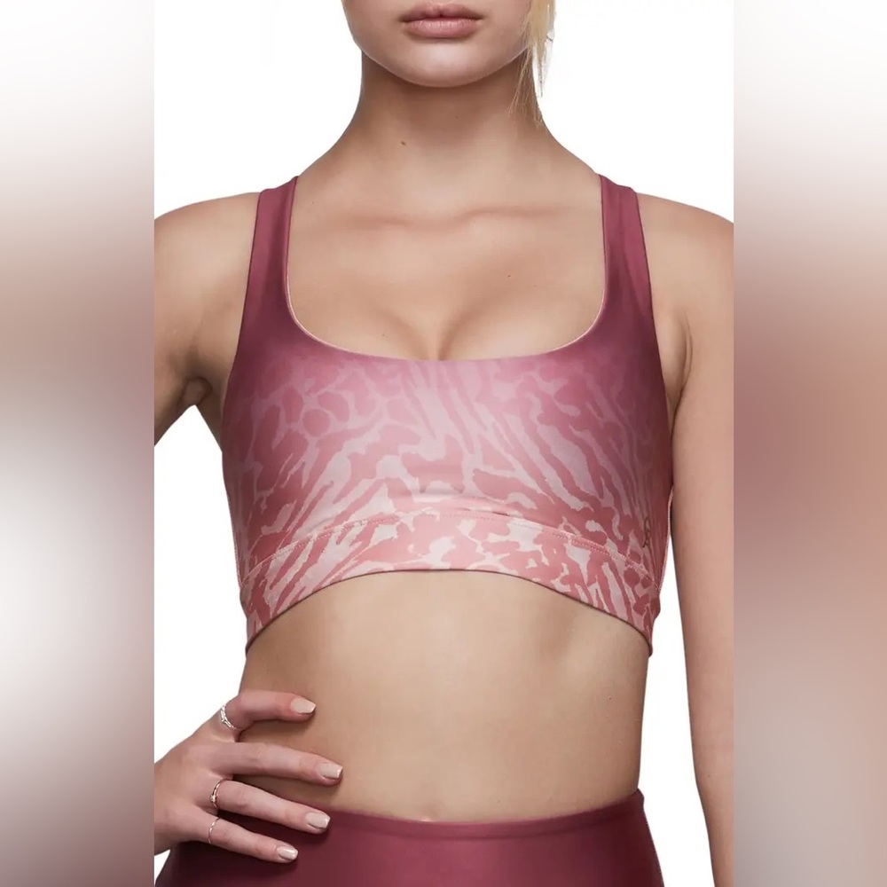 GOOD AMERICAN Ombré Cross Back Sports Bra Medium M Pink Animal Print